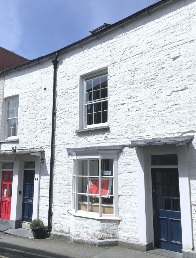 The Attic Apartment, Quay Street Studios 卡迪根 外观 照片