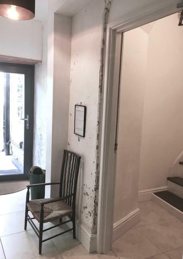 The Attic Apartment, Quay Street Studios 卡迪根 外观 照片