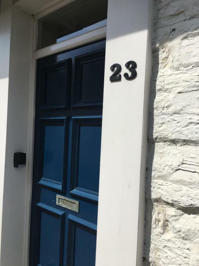 The Attic Apartment, Quay Street Studios 卡迪根 外观 照片